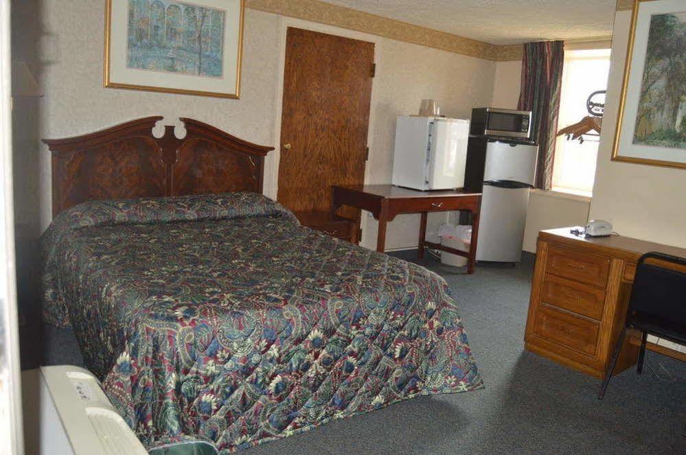 Budget Inn Of Tazewell County Pounding Mill Eksteriør bilde